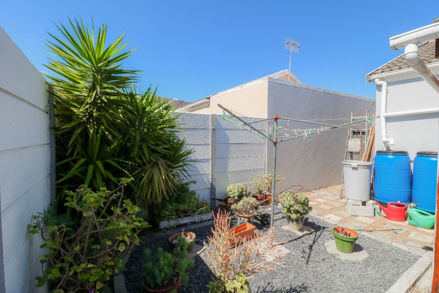 2 Bedroom Property for Sale in Onverwacht Western Cape